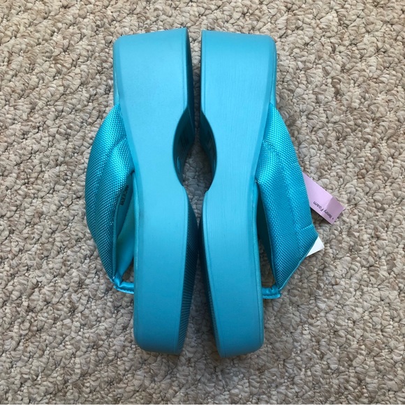NWT ladies Wild Fable turquoise platform sandals. Size 8 - Picture 3 of 6